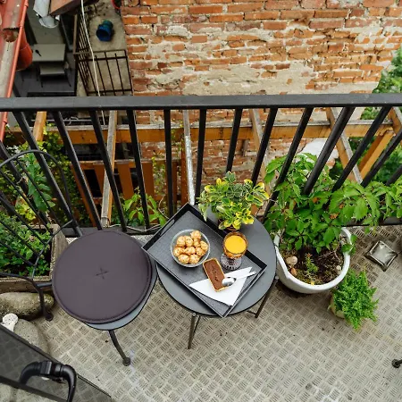 Artistic Loft In The Old Town Бухарест
