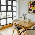Artistic Loft In The Old Town 아파트