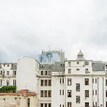 아파트 Artistic Loft In The Old Town