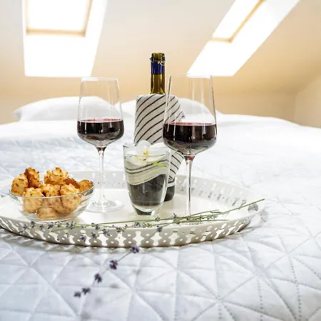 דירה Artistic Loft In The Old Town בוקרשט