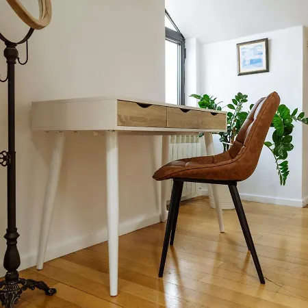 Artistic Loft In The Old Town