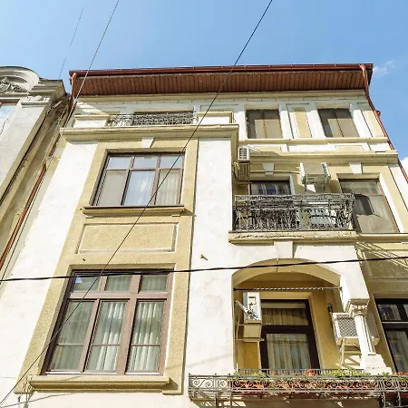 Artistic Loft In The Old Town Daire Bükreş