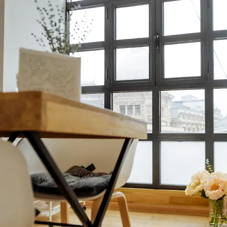 דירה Artistic Loft In The Old Town בוקרשט