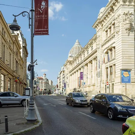 Artistic Loft In The Old Town דירה