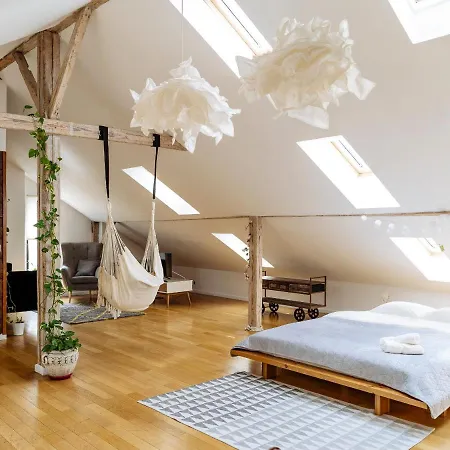 Artistic Loft In The Old Town *