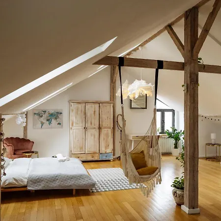 Artistic Loft In The Old Town דירה *