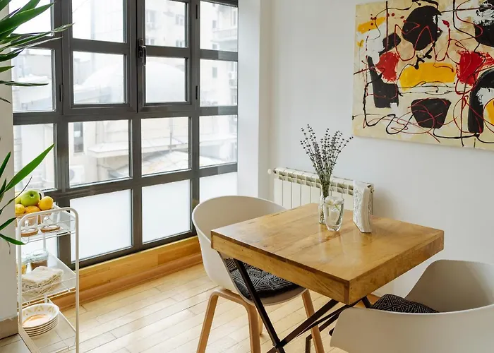 Artistic Loft In The Old Town Daire