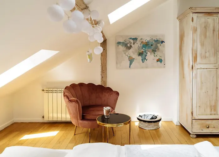 Artistic Loft In The Old Town Daire