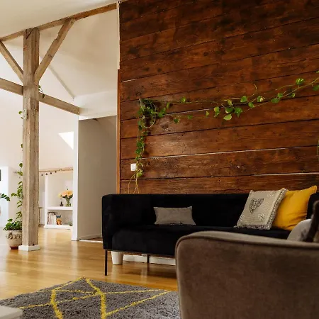 Artistic Loft In The Old Town 아파트 *