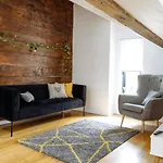 Artistic Loft In The Old Town *
